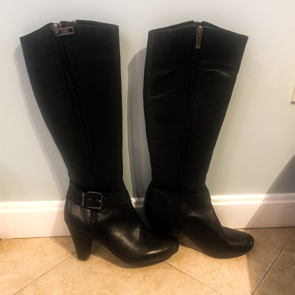 Michael Shannon black heeled tall boots!